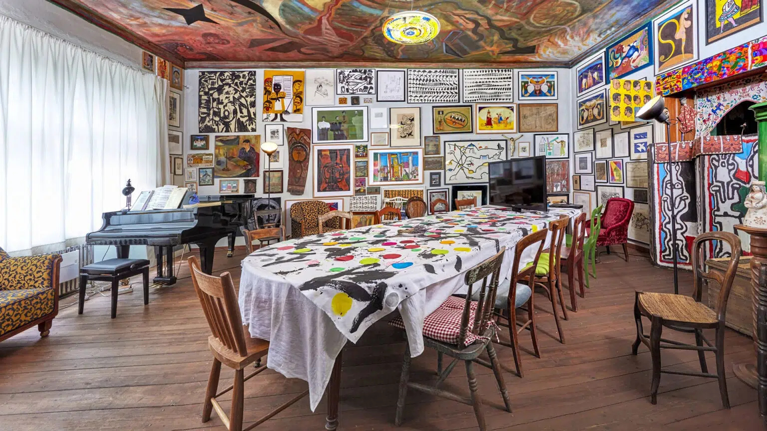 Großer Salon im Kunsthaus Achim Freyer