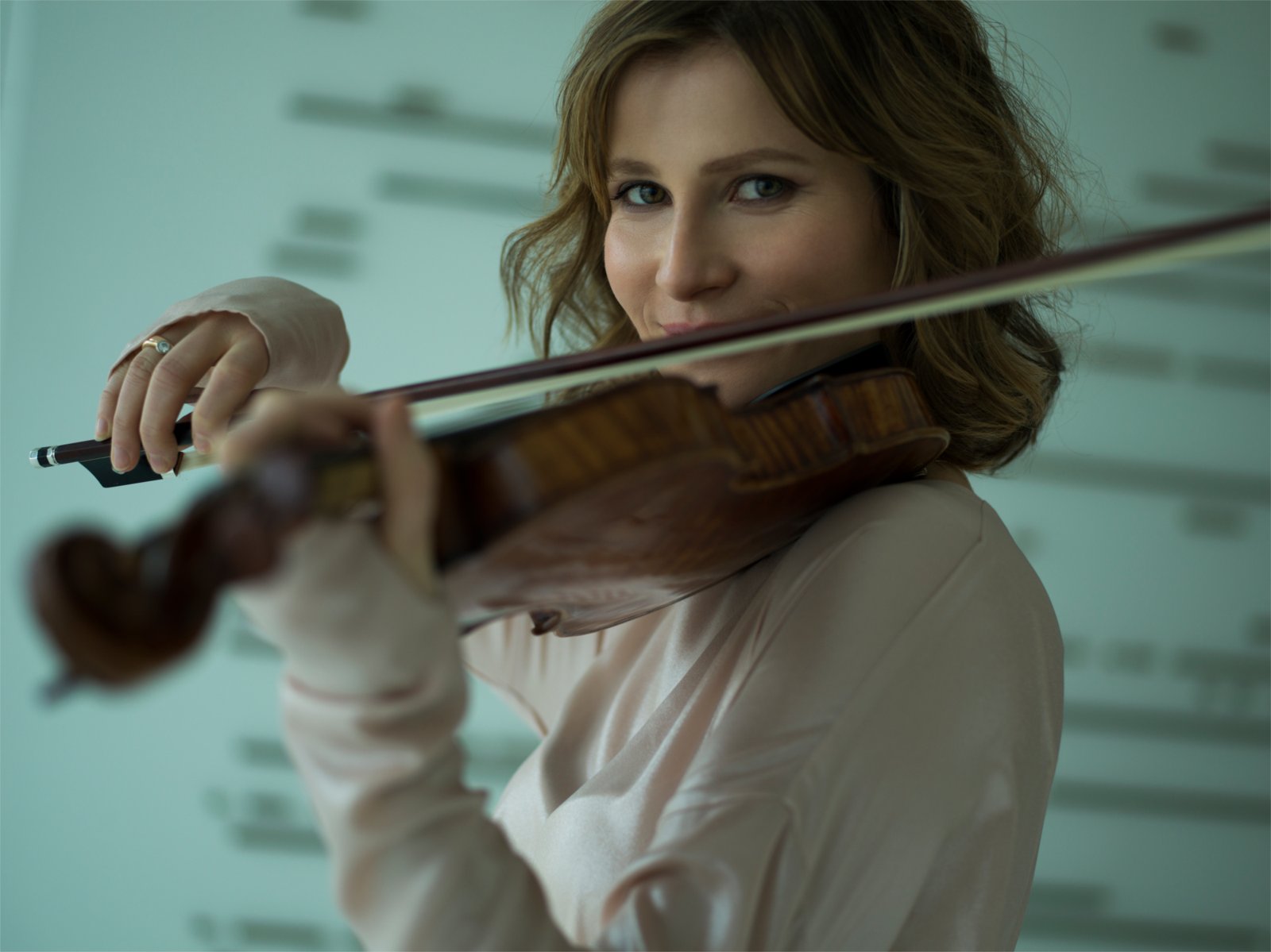 Lisa Batiashvili mit Violine
