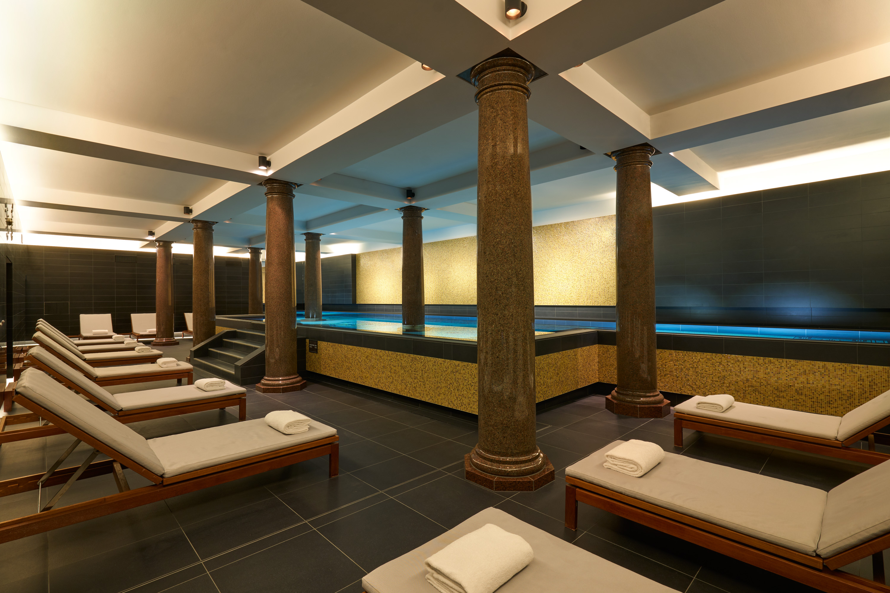 20-Meter-Pool im De Rome Spa, dem ehemaligen Tresorraum
