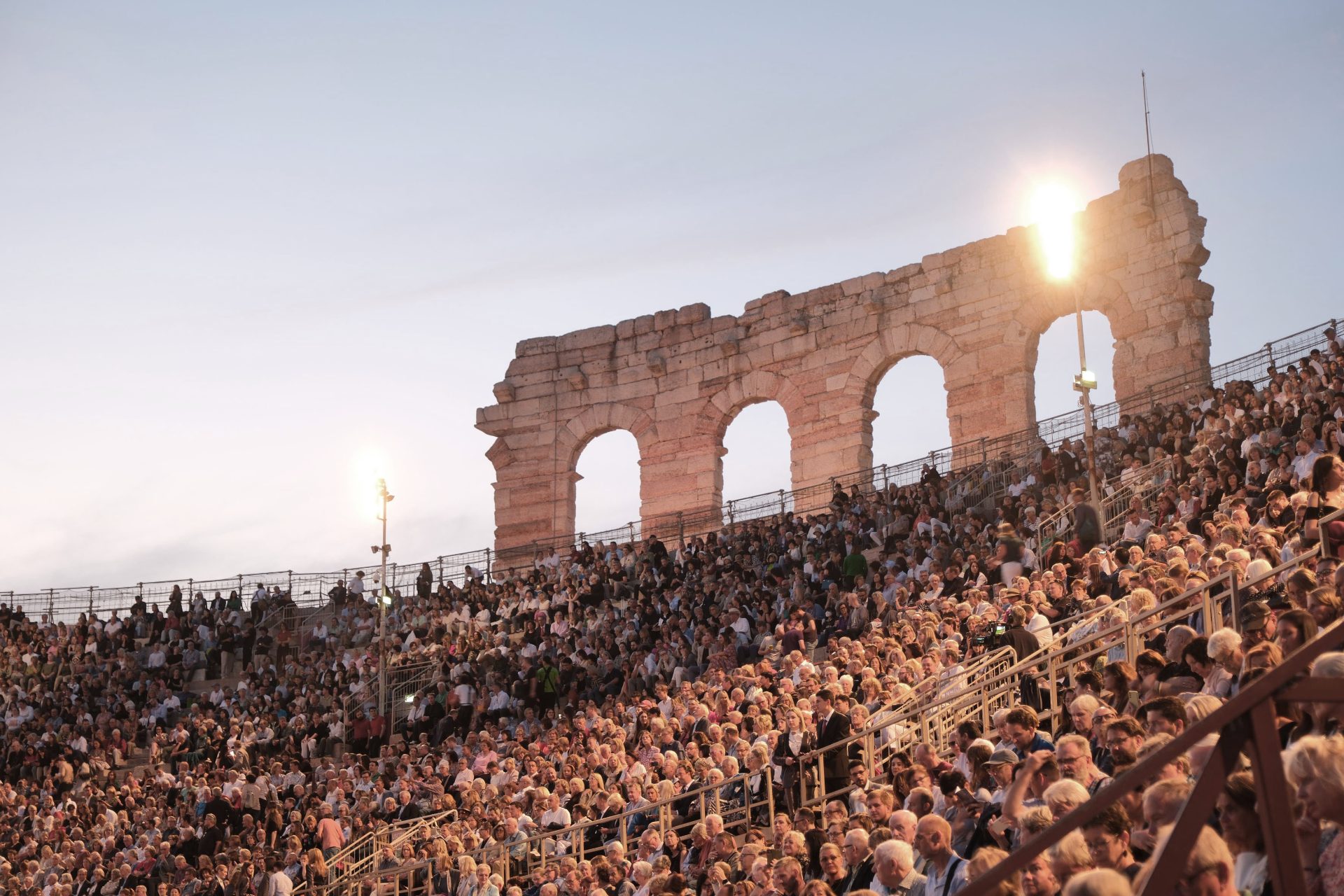 Die Ränge der Arena di Verona vor der Vorstellung